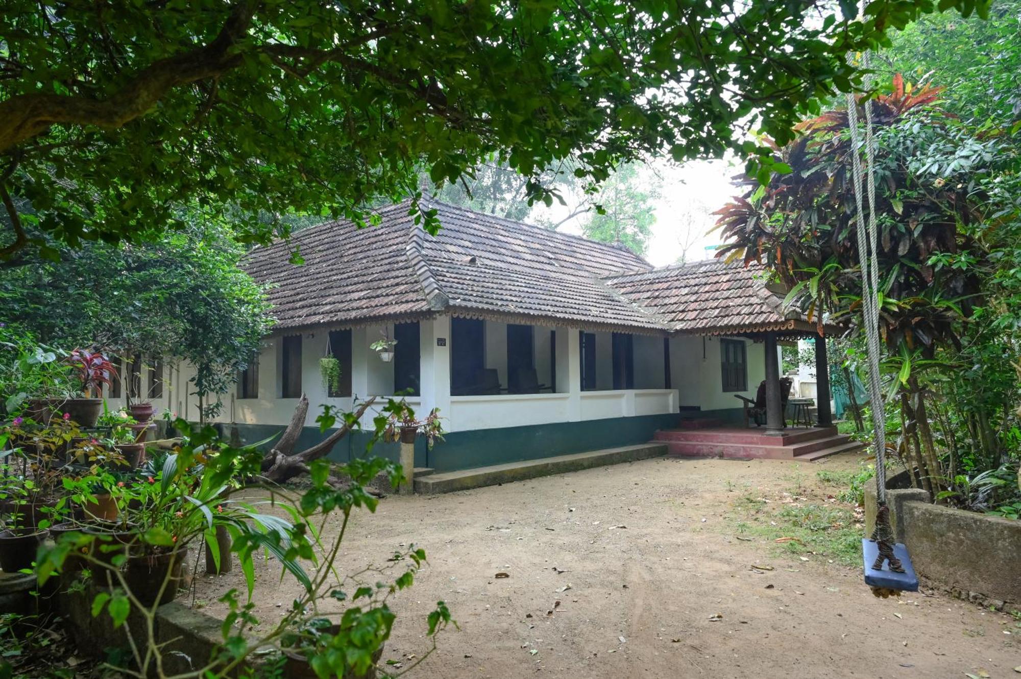 The Mana-heritage - Chengazhimattam Mana Homestay Kottayam